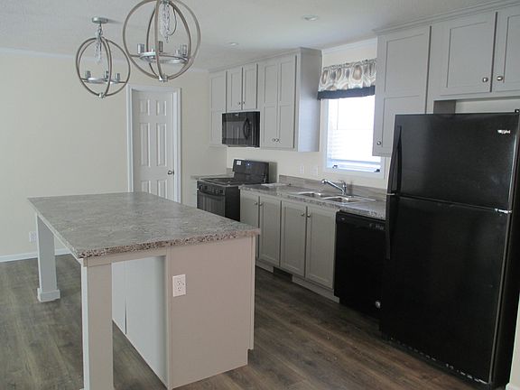 5th image of 49584 North Dr