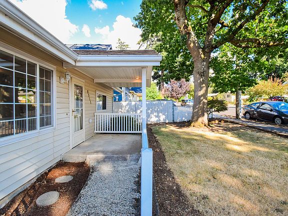 3rd image of 8301 NE Brazee St