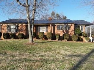 1202 W 5th Ave, Lexington, NC 27295