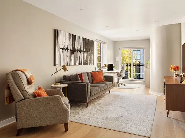 31-22 29th St #4A, Astoria, NY 11106
