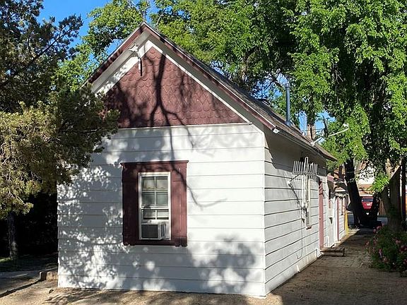 3rd image of 402 Swink Ave