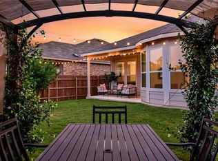 318 Cyril Dr, Hutto, TX 78634