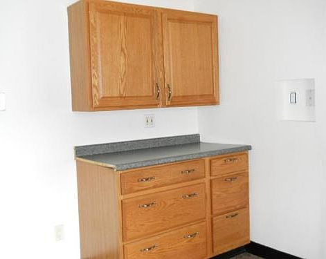 3rd image of 466 W Main St