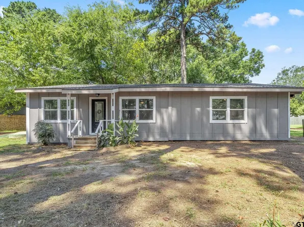 4052 Lakeshore Dr, Lone Star, TX 75668