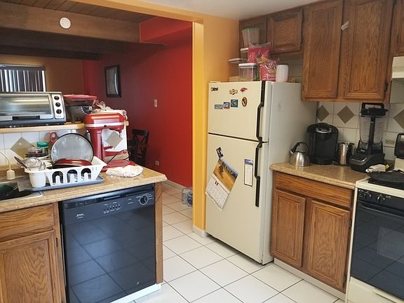 2nd image of 552 Meadow Green Ln