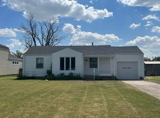 1111 W Beeson Rd, Dodge City, KS 67801