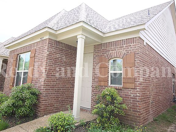2nd image of 7927 Baymeadow Cir S