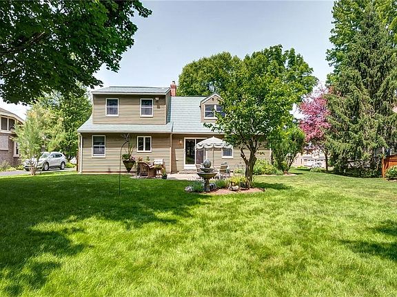 2nd image of 318 Brooklea Dr