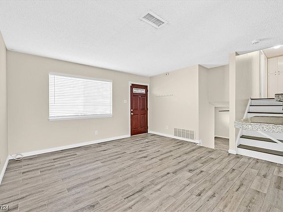 3rd image of 2557 Eagle St