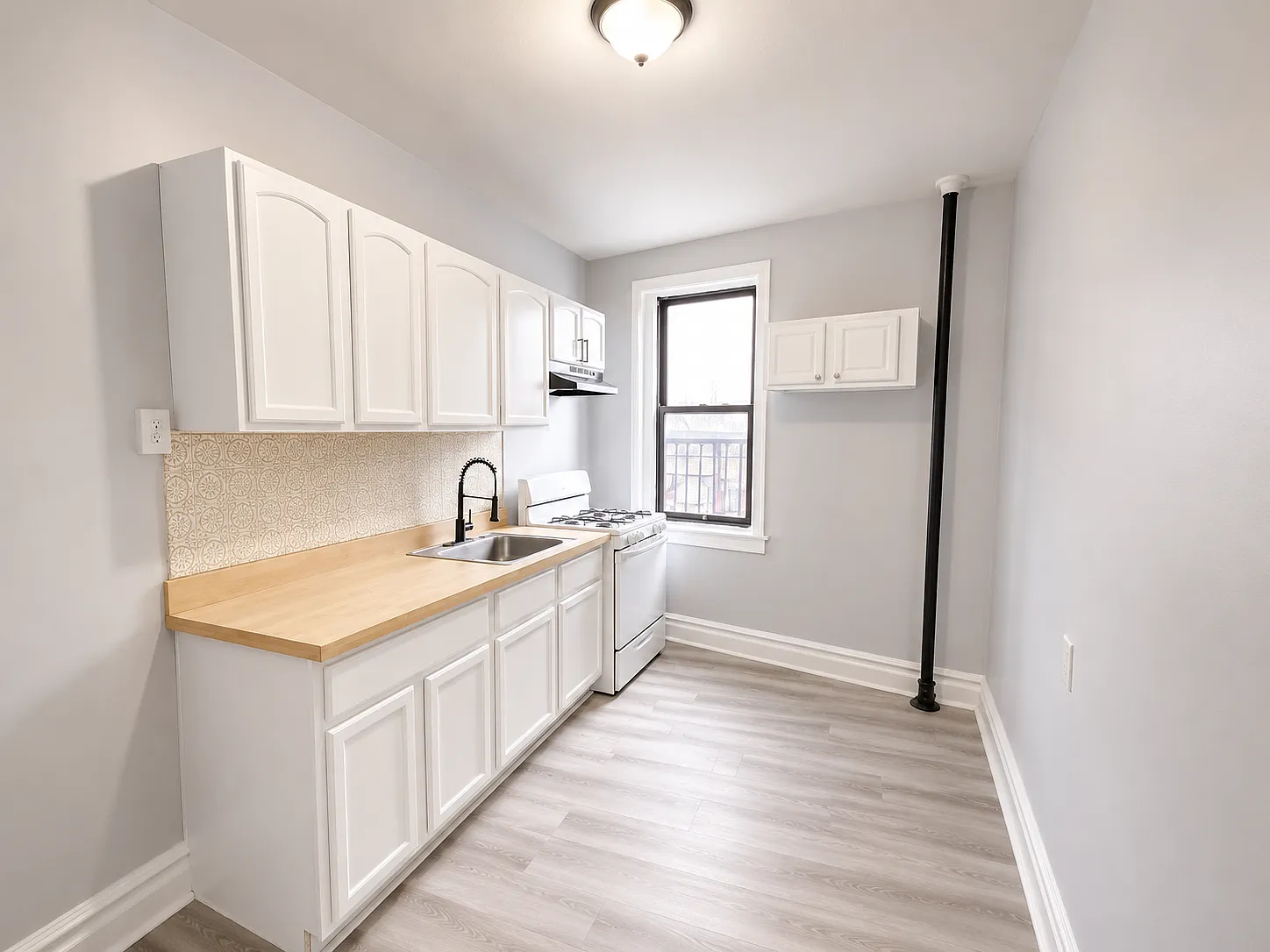 2 bed, 650 sqft, $1,575 — Photo 1
