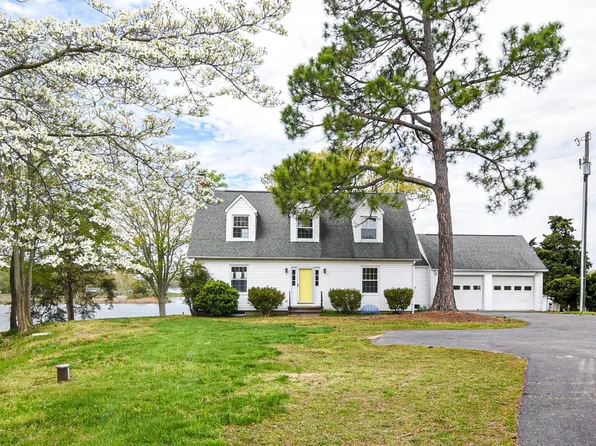 147 Rosier Ln, Colonial Beach, VA 22443