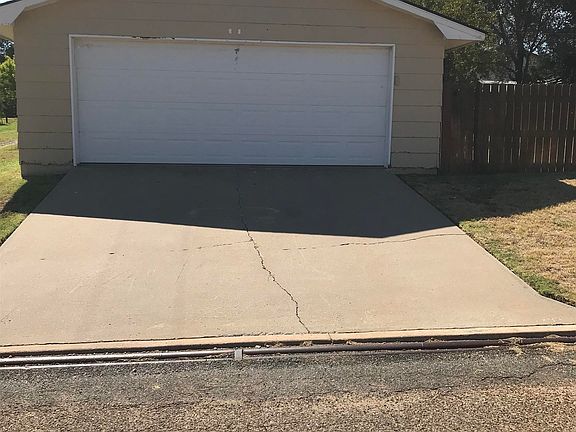 3rd image of 202 Avenue M
