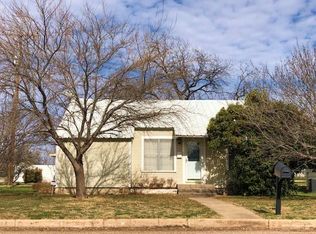 1408 N 7th St, Ballinger, TX 76821