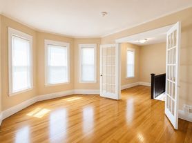 26 Rose St, Somerville, MA