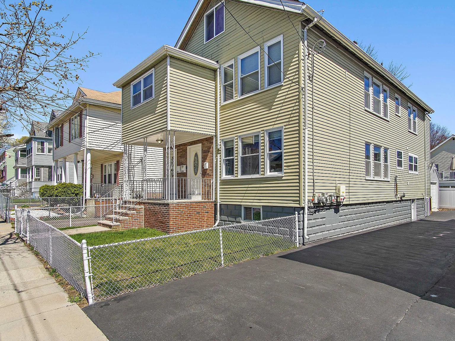 2 bed, 1175 sqft, $2,600 — Photo 2