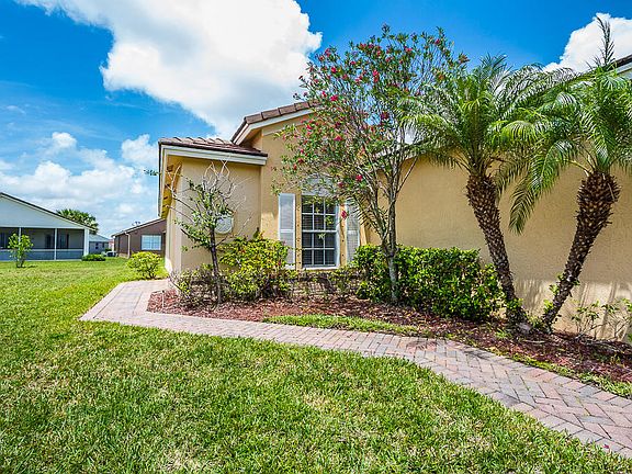 2nd image of 9776 SW Eastbrook Cir