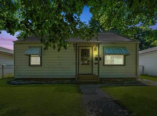 220 S Clinton Ave, Bradley, IL 60915