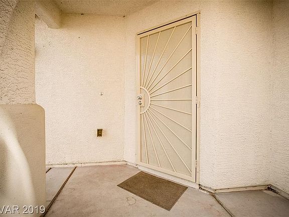 4th image of 10433 Chandra Ave
