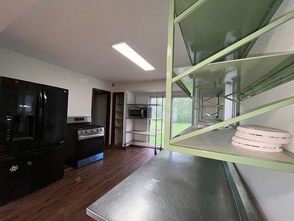 5th image of 21090 Westover Ave
