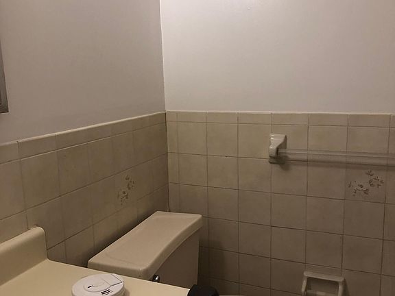 5th image of 2363 E 19th St