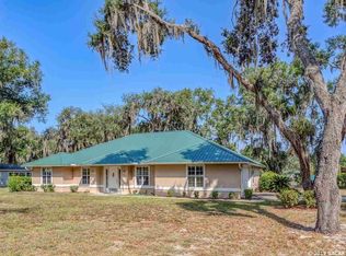 447 SE 3rd St, Melrose, FL 32666