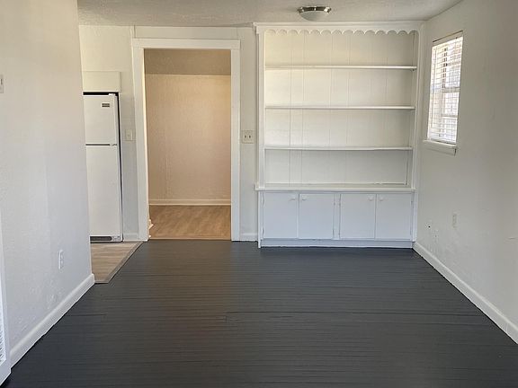 2nd image of 540 1/2 S Flood Ave #1
