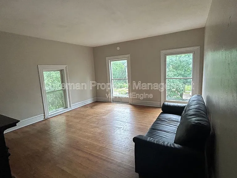724 W South St #2 — Photo 2