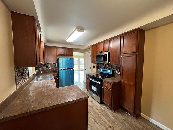 3rd image of 24311 Jerome Ave