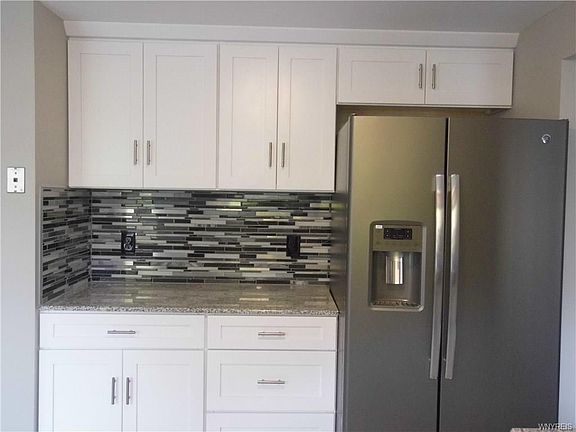 3rd image of 3652 Cumberland Ln