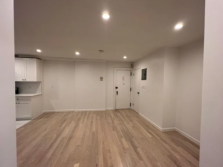 247 Wadsworth Ave #1F — Photo 5