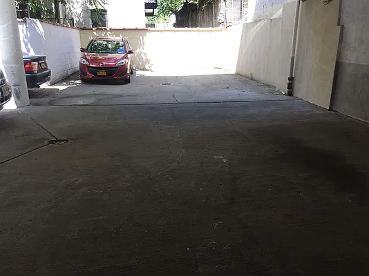 Rented by Metroline Realty | media 24