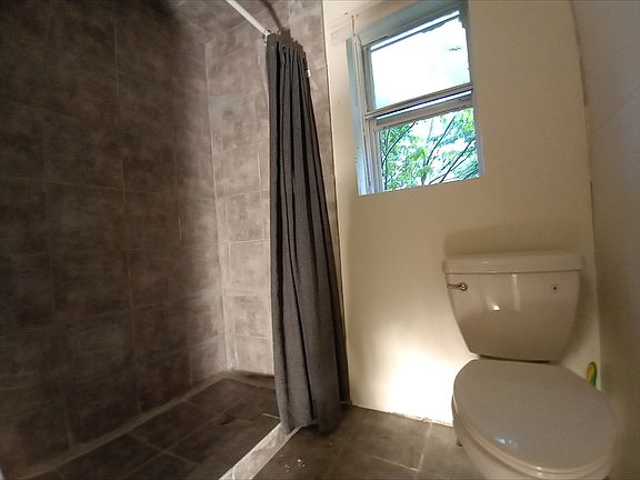 2nd image of 1321 W 1st St