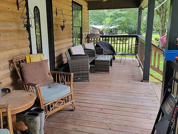 2nd image of 1023 Dogwood Ln
