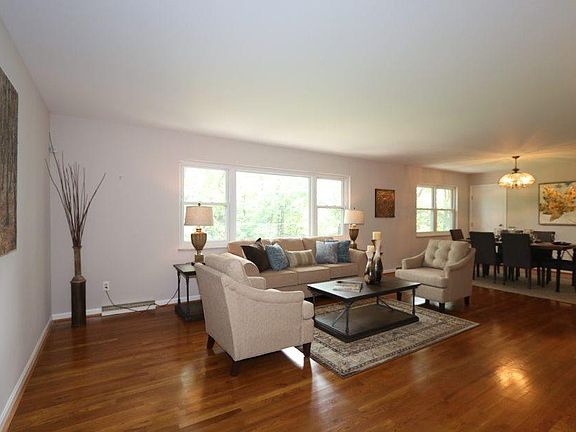 4th image of 7445 Baywind Dr