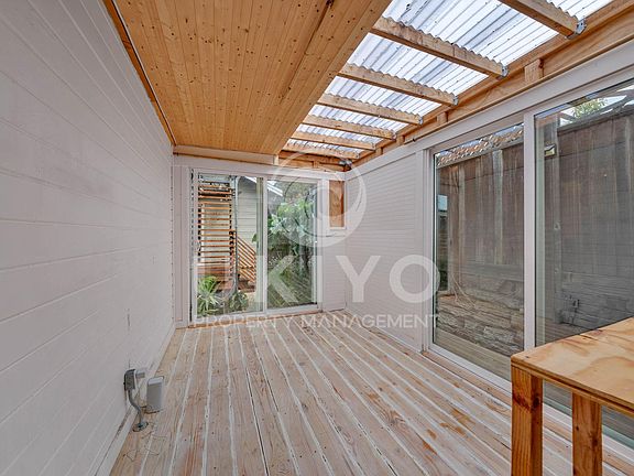 2nd image of 5520 Santa Cruz Ave