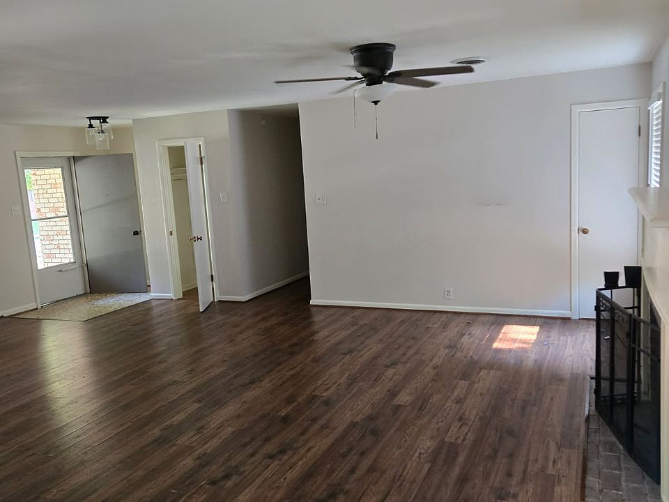 1st image of 1907 Laurel Rd