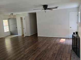 1907 Laurel Rd, Gainesville, TX 76240