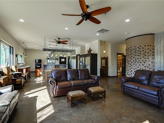 4th image of 3317 Twin Creeks Dr