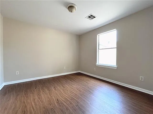 3 bed, 1.0 bath, 1100 sqft, $1,500 — Photo 4