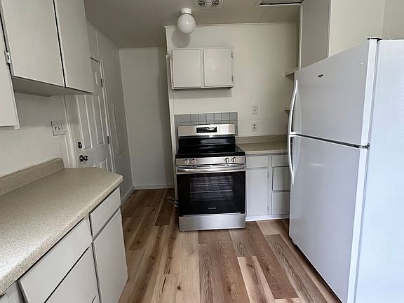 5th image of 2107 E South Crescent Ave
