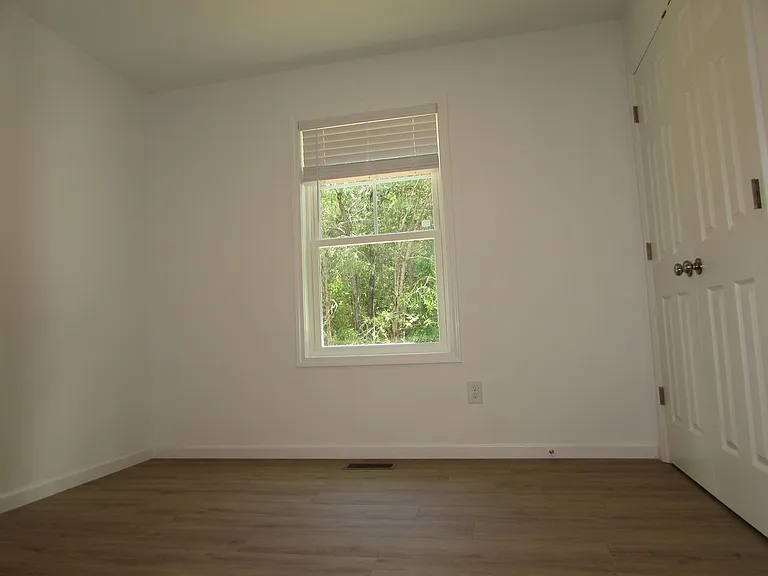 111 Dorchester Ln — Photo 10