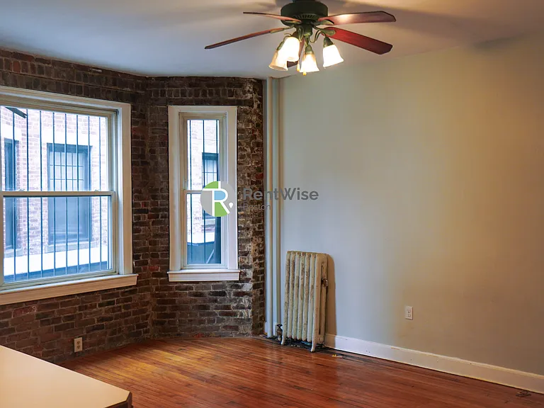 16 Royce Rd #4 — Photo 8