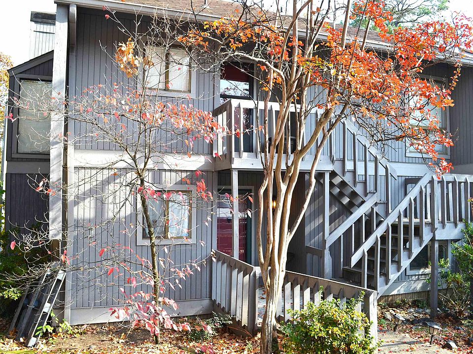 1st image of 1401 N Pierce St APT 10