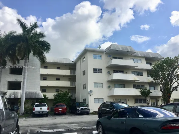 7410 SW 82nd St #K411, Miami, FL 33143