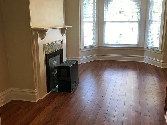 4th image of 140 Steiner St APT 1