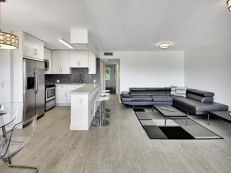 17 Fanshaw Way #A — Photo 1