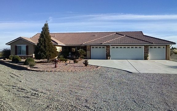 2nd image of 1011 County Road 40 W