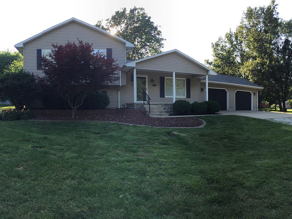1st image of 656 Woodlawn St