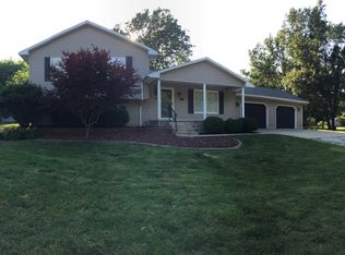 656 Woodlawn St, Hillsboro, IL 62049