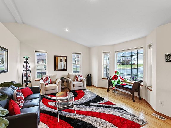 2nd image of 1025 N Olson Hill Ct